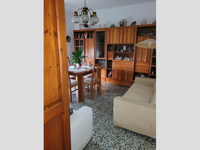 Casa Semi Indipendente in Vendita a Carrara, zona Fossone, 240'000€, 125 m², con Box