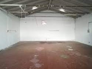 Capannone in Vendita a Calci, 68'000€, 130 m²