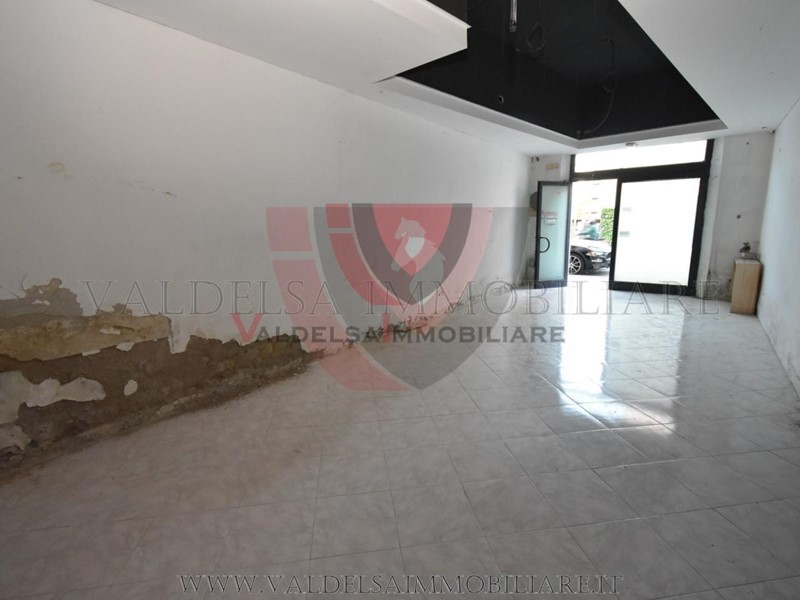 Negozio in Vendita a Poggibonsi, 70'000€, 70 m²