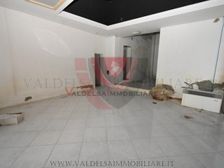 Negozio in Vendita a Poggibonsi, 100'000€, 100 m²