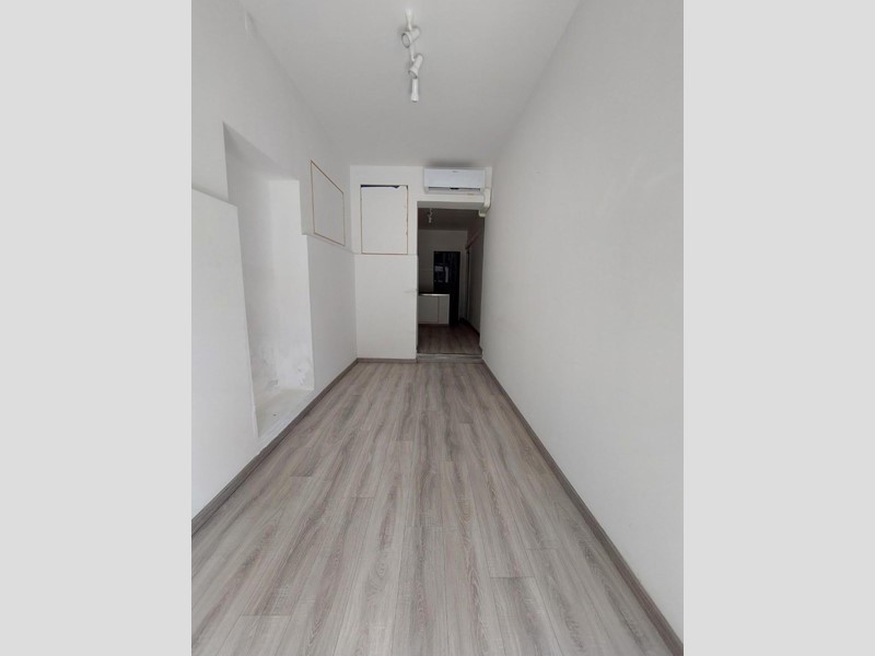 Immobile commerciale in Affitto a Livorno, 330€, 30 m²