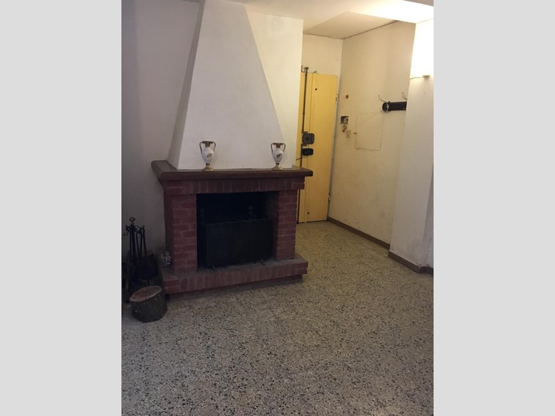 Casa Indipendente in Vendita a Siena, zona Taverne D'arbia, 149'000€, 110 m², con Box