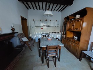 Casa Indipendente in Vendita a Buti, zona La Croce, 139'000€, 190 m², arredato, con Box