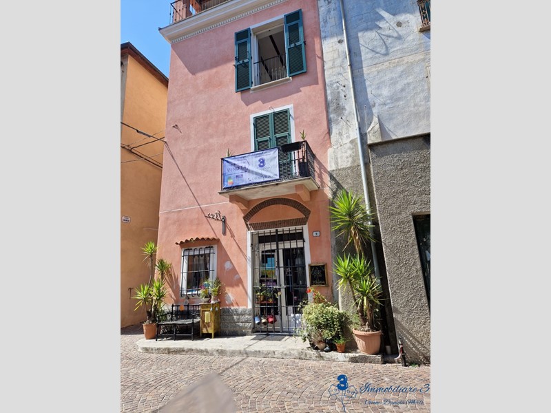Casale in Vendita a Villanova d'Albenga, 149'000€, 103 m²