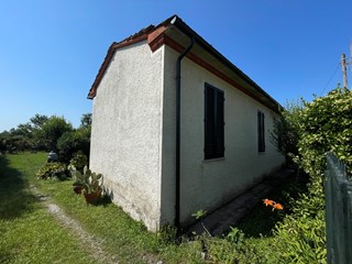 Casa Indipendente in Vendita a Pietrasanta, zona Montiscendi, 295'000€, 100 m²