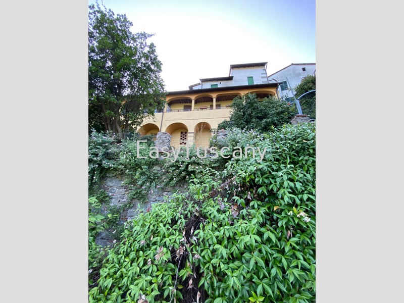 Casa Semi Indipendente in Vendita a Villa Basilica, 250'000€, 300 m²