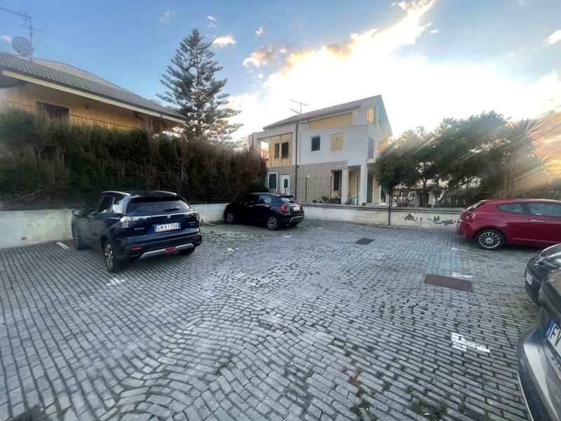 Villetta a schiera in Vendita a Messina, 370'000€, 200 m²