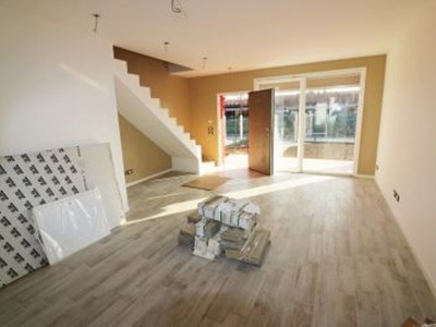 Casa Indipendente in Vendita a Parma, 355'000€, 145 m², con Box