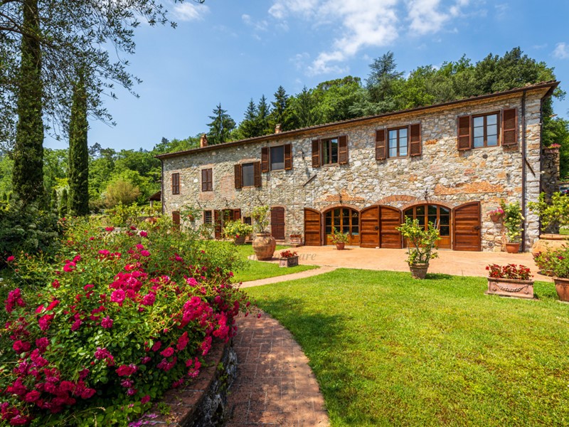 Villa in Vendita a Lucca, zona Ovest, 3'800'000€, 1000 m²