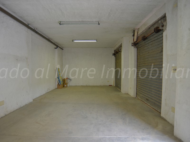 Magazzino in Affitto a Quiliano, zona Valleggia, 350€, 66 m²