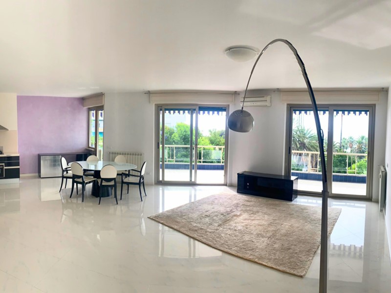 Appartamento in Vendita a Sanremo, 1'550'000€, 173 m², con Box