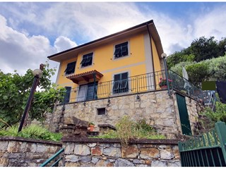 Casa Indipendente in Vendita a Rapallo, 485'000€, 120 m²
