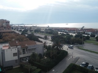 Appartamento in Affitto a Viareggio, zona Viareggio Mare, 1'500€, 150 m², arredato
