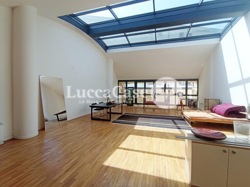 Ufficio in Affitto a Lucca, zona San Concordio Contrada, 1'500€, 100 m²