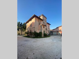 Appartamento in Vendita a Roncadelle, zona bs, 170'000€, 300 m²