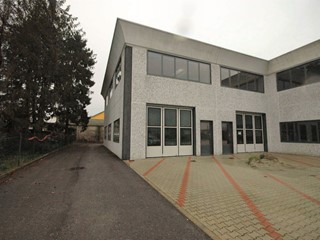 Capannone in Vendita a Lucca, zona San Marco, 270'000€, 300 m²