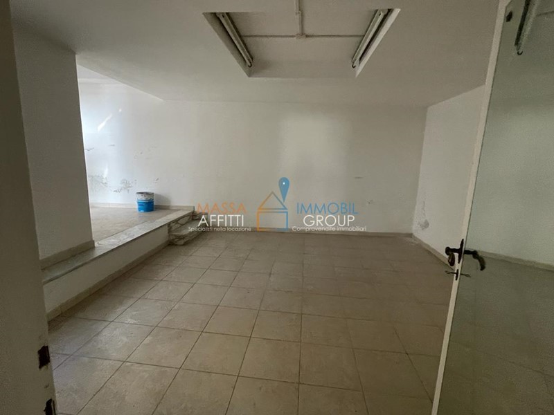 Ufficio in Vendita a Carrara, 160'000€, 130 m²