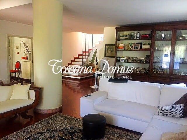 Casa Semi Indipendente in Vendita a Siena, zona Sant'Andrea a Montecchio, 685'000€, 200 m², con Box