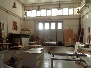 Capannone in Vendita a Viareggio, 350'000€, 336 m²