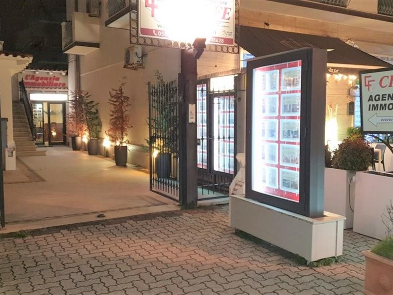 Negozio in Vendita a Massa, zona Marina di Massa, 95'000&euro;, 60 m²