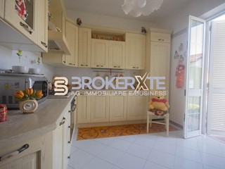 Appartamento in Vendita a Luni, zona Dogana, 260'000&euro;, 120 m²