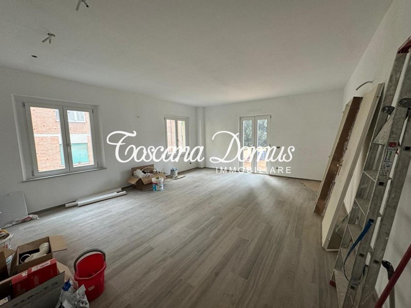 Appartamento in Vendita a Siena, 330'000€, 100 m², con Box