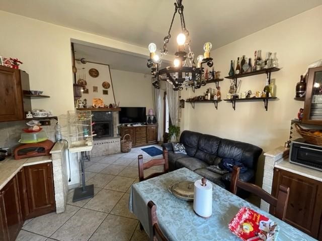 Villa in Vendita a Vecchiano, zona Filettole, 275'000€, 210 m²