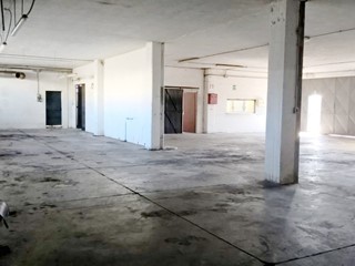 Capannone in Affitto a Porcari, 1'600€, 400 m²