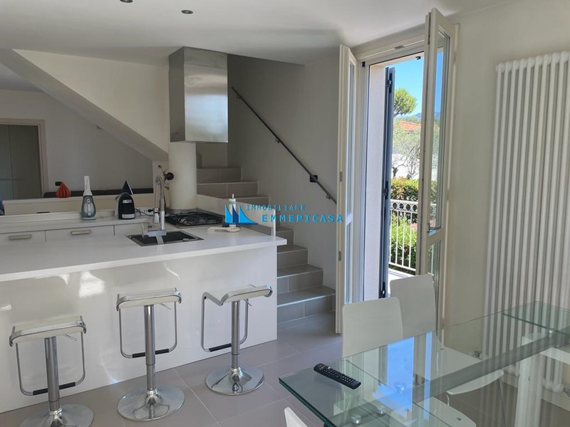 Casa Semi Indipendente in Vendita a Montignoso, zona Cinquale, 750'000€, 160 m², arredato