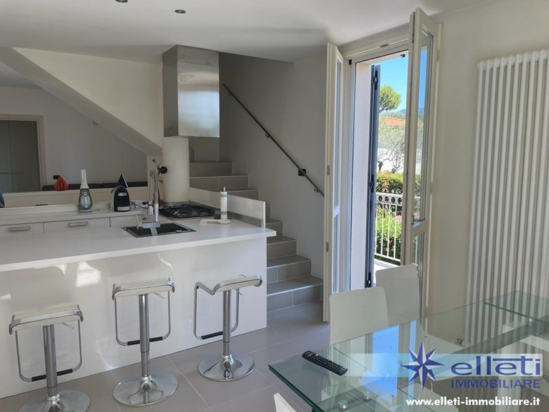 Casa Semi Indipendente in Vendita a Montignoso, zona Cinquale, 750'000€, 160 m², arredato