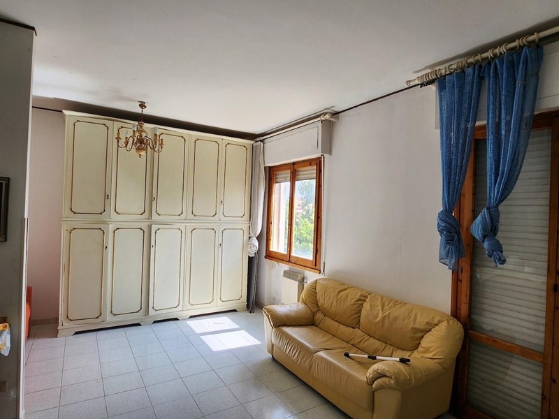 Quadrilocale in Vendita a Santa Croce sull'Arno, 125'000€, 85 m², con Box