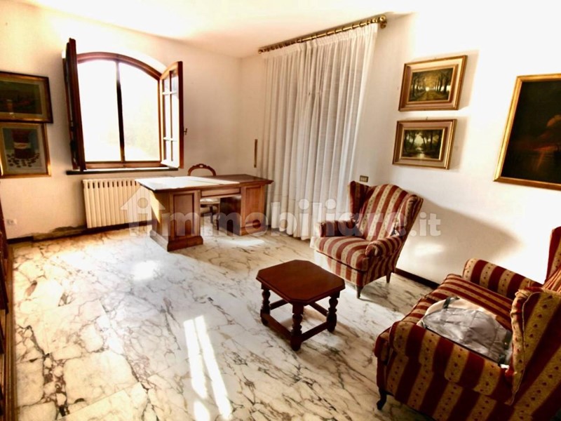 Villa in Vendita a Cascina, zona San Frediano a Settimo, 650'000€, 400 m², con Box