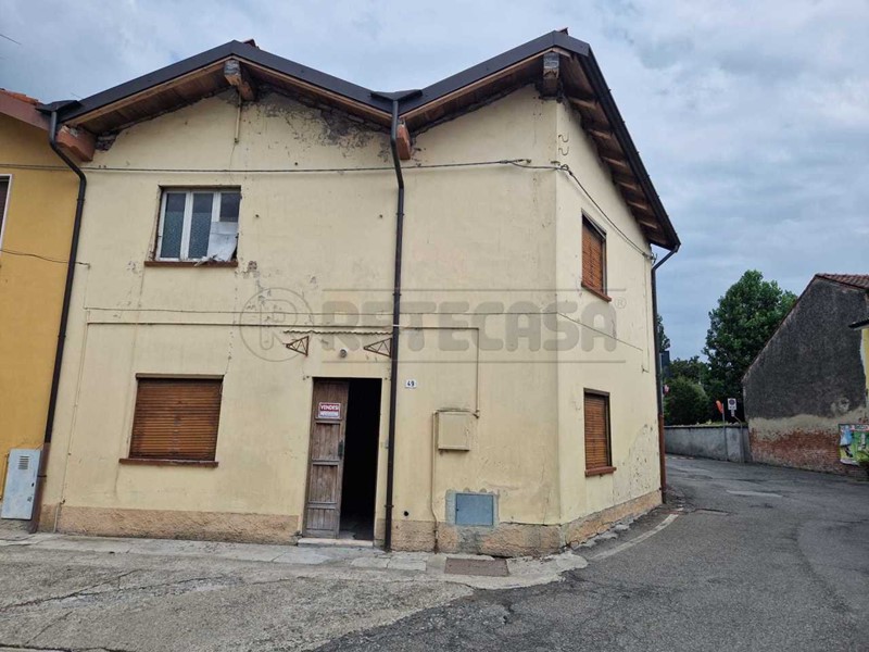 Casa Indipendente in Vendita a Castelvetro Piacentino, 39'900€, 100 m²