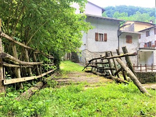 Casa Indipendente in Vendita a Vernio, 95'000€, 100 m²