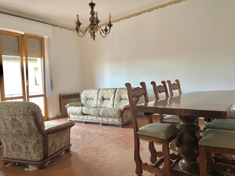 Appartamento in Vendita a Asciano, 170'000€, 120 m², arredato, con Box