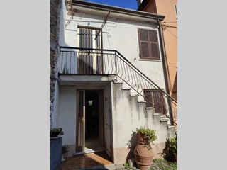 Casa Indipendente in Vendita a Luni, zona Casano, 90'000€, 50 m², arredato