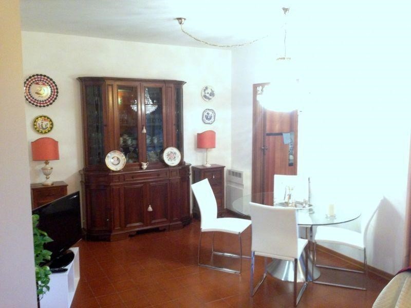 Appartamento in Vendita a Siena, zona Taverne D'arbia, 240'000€, 90 m², con Box