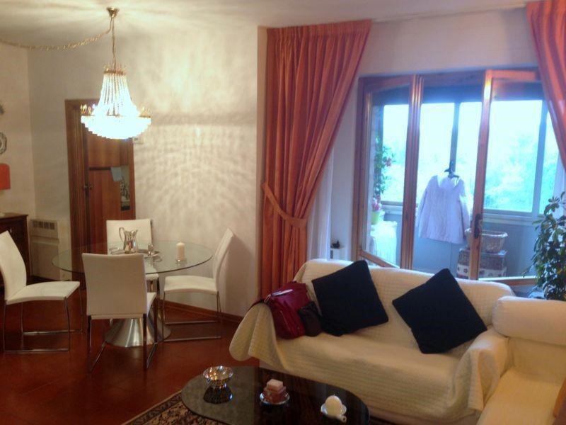 Appartamento in Vendita a Siena, zona Taverne D'arbia, 240'000€, 90 m², con Box