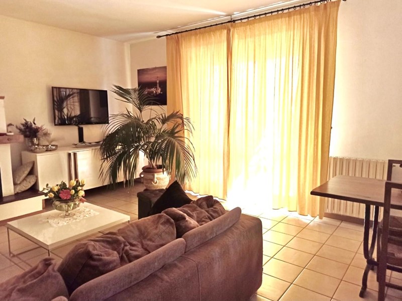 Appartamento in Vendita a Siena, zona Taverne D'arbia, 230'000€, 100 m², con Box