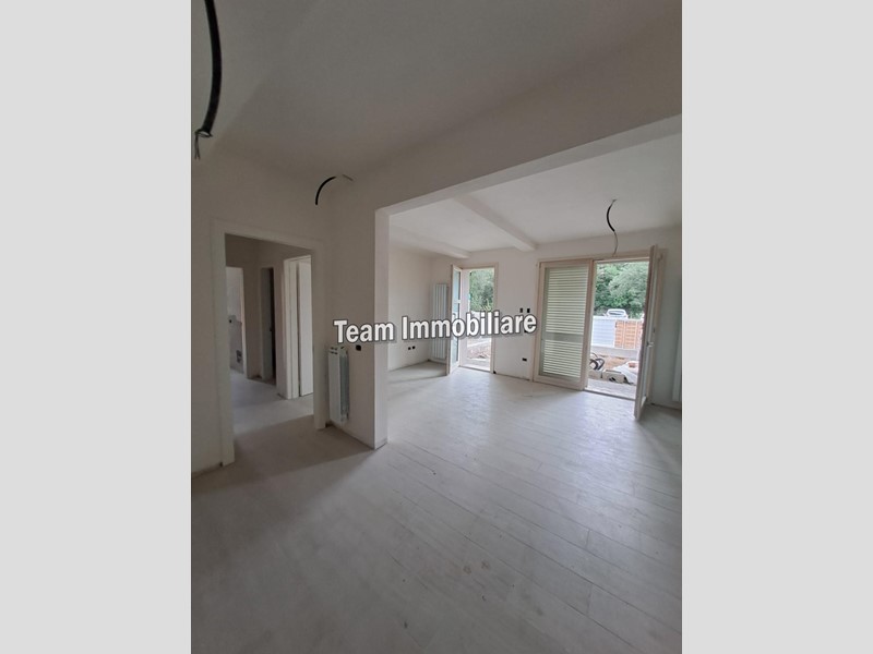 Quadrilocale in Vendita a Pisa, zona Tirrenia, 270'000€, 65 m²