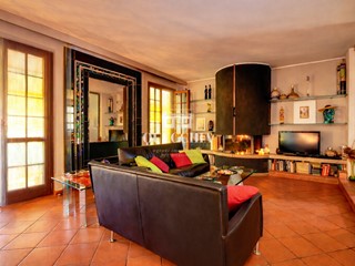 Casa Indipendente in Vendita a Sirmione, 1'180'000&euro;, 400 m², arredato, con Box