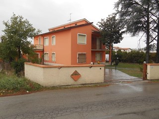 Casa Indipendente in Vendita a Altopascio, zona Badia Pozzeveri, 498'000€, 220 m²