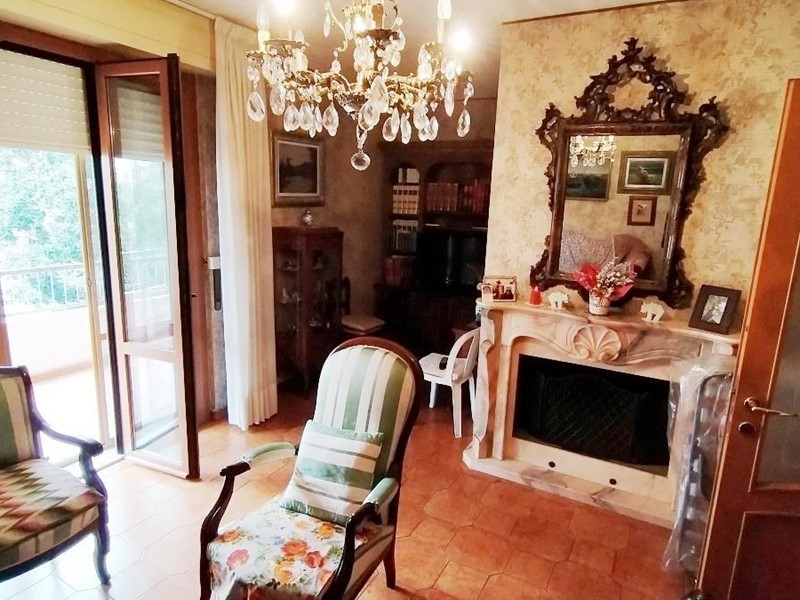 Appartamento in Vendita a Massa, 289'000€, 108 m², arredato, con Box