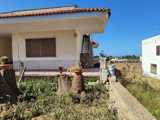 Casa Indipendente in Vendita a Ugento, 140'000€, 350 m²