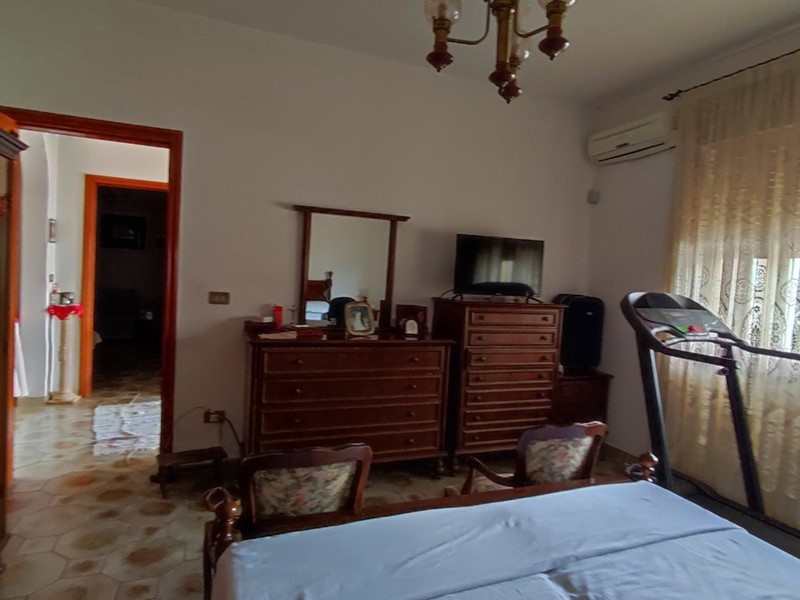 Casa Indipendente in Vendita a Ugento, 140'000€, 350 m²