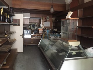 Immobile commerciale in Affitto a Carrara, 1'000€, 140 m²