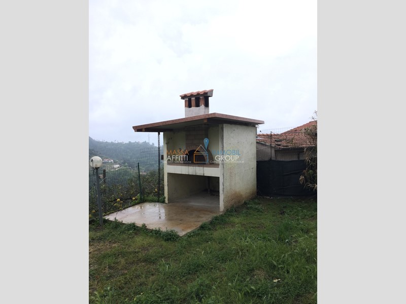 Casa Indipendente in Vendita a Montignoso, zona Serra, 340'000€, 200 m²