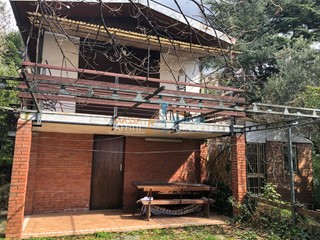 Casa Indipendente in Vendita a Massa, 320'000€, 130 m², con Box