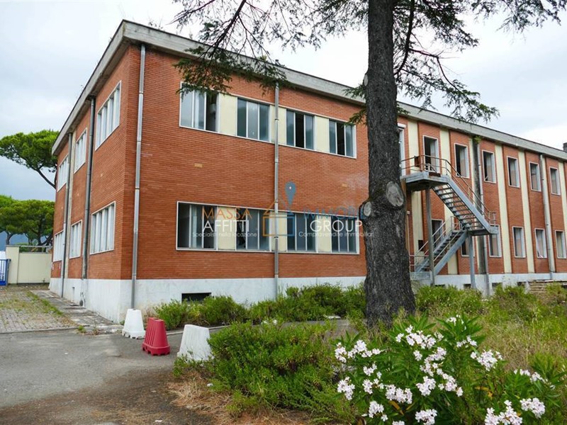 Ufficio in Vendita a Massa, 3'000'000€, 2000 m²