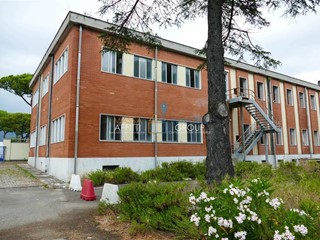 Ufficio in Vendita a Massa, 3'000'000&euro;, 2000 m²